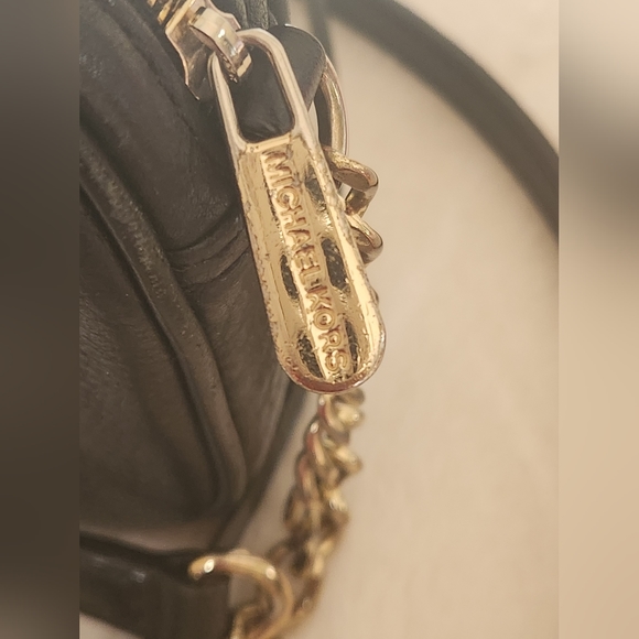 MICHAEL KORS Genuine Leather Crossbody Bag Black Gold VGUC - Picture 6 of 16
